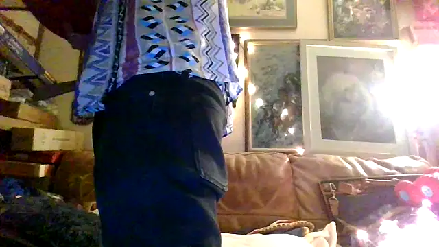 jigglethaypussi online show from November 10, 2025, 3:22 am