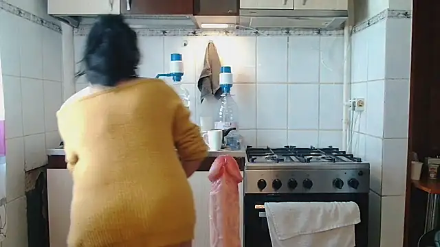 CharmingPearl online show from April 18, 2026, 8:05 am