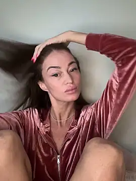 Sindy Energy online show from November 28, 2025, 10:48 am