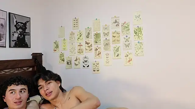 Raven Eclipse online show from April 21, 2026, 1:42 am