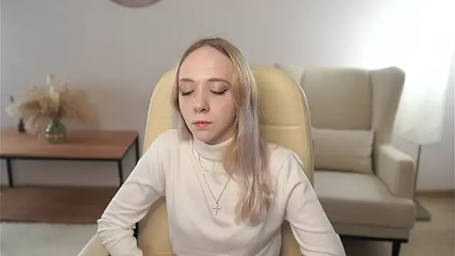 Snapshot of MaricelaCarolla chatting on November 2, 2025, 7:24 am MaricelaCarolla online show from November 2, 2025, 7:24 am