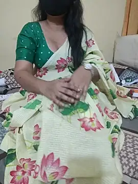 Snapshot of mouni499 chatting on May 9, 2026, 6:22 pm mouni499 online show from May 9, 2026, 6:22 pm