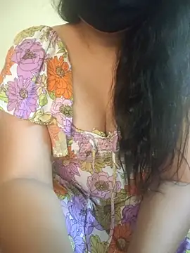 Snapshot of mouni499 chatting on May 15, 2026, 3:43 pm mouni499 online show from May 15, 2026, 3:43 pm