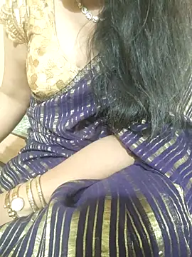 Snapshot of mouni499 chatting on May 11, 2026, 5:32 pm mouni499 online show from May 11, 2026, 5:32 pm