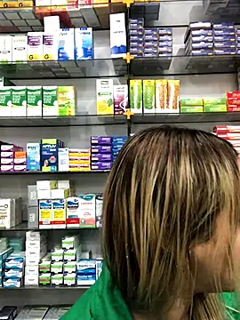 Snapshot of imoly_ chatting on November 4, 2025, 12:31 pm imoly online show from November 4, 2025, 12:31 pm