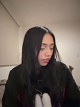 JIORYOvO online show from June 23, 2026, 2:09 am