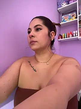 Cleopatra COL online show from February 13, 2026, 8:53 pm