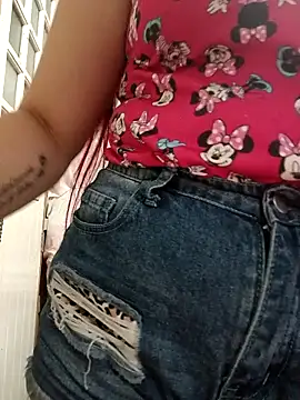 ruiviinhaah online show from November 27, 2025, 12:11 am