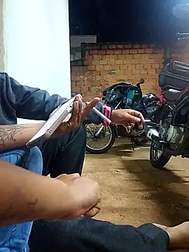 013boyy online show from December 14, 2025, 3:02 am