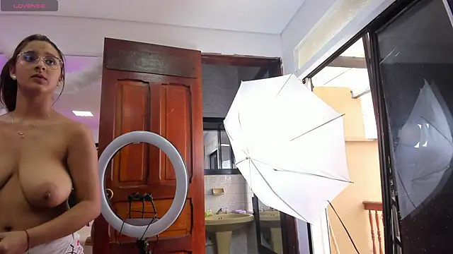 kendra london online show from January 5, 2026, 5:27 pm