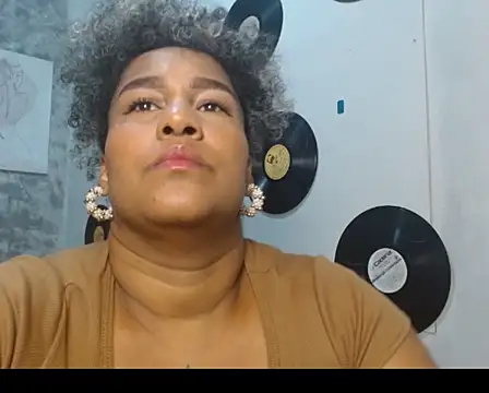 Snapshot of Ambar_foxy chatting on November 15, 2025, 8:13 pm Ambar foxy online show from November 15, 2025, 8:13 pm