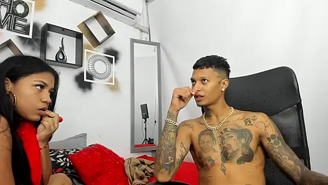 Snapshot of YuleimysAndAlex chatting on November 9, 2025, 3:21 am YuleimysAndAlex online show from November 9, 2025, 3:21 am