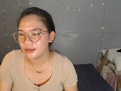 hotsexyreb online show from December 19, 2025, 3:32 am