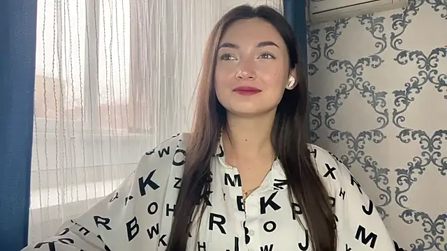 Snapshot of TwotyBright chatting on November 20, 2025, 8:15 am TwotyBright online show from November 20, 2025, 8:15 am