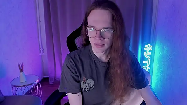 Mark Glover online show from December 3, 2025, 10:14 am