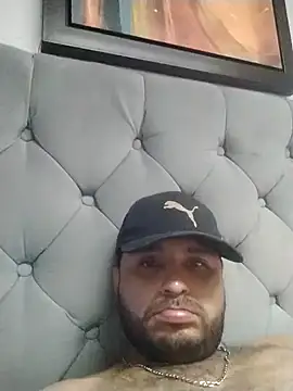 Snapshot of KARNEs24666 chatting on November 3, 2025, 1:33 am KARNEs24666 online show from November 3, 2025, 1:33 am