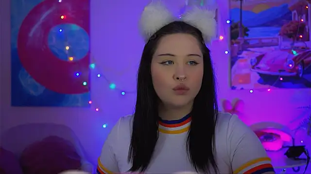 Snapshot of TinaBakers_ chatting on November 3, 2025, 1:04 pm TinaBakers online show from November 3, 2025, 1:04 pm