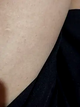 Snapshot of Ye_n chatting on November 10, 2025, 11:32 pm Ye n online show from November 10, 2025, 11:32 pm