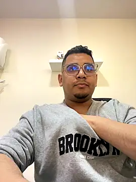 Dante Valcur online show from November 3, 2025, 2:20 pm