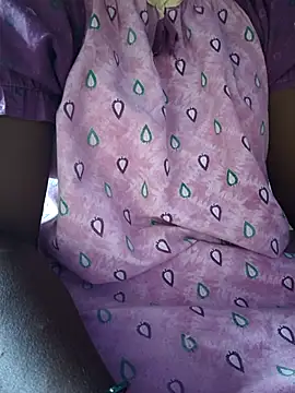 Snapshot of hyd_couple7878 chatting on December 5, 2025, 10:03 am hyd couple7878 online show from December 5, 2025, 10:03 am