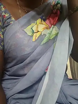 Snapshot of hyd_couple7878 chatting on December 3, 2025, 5:12 pm hyd couple7878 online show from December 3, 2025, 5:12 pm