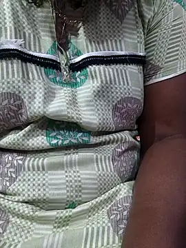 Snapshot of hyd_couple7878 chatting on December 18, 2025, 10:08 am hyd couple7878 online show from December 18, 2025, 10:08 am