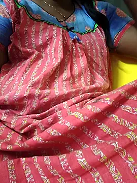 Snapshot of hyd_couple7878 chatting on November 29, 2025, 5:46 pm hyd couple7878 online show from November 29, 2025, 5:46 pm