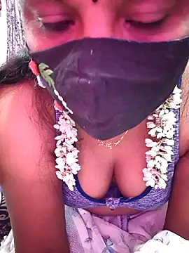 Snapshot of hyd_couple7878 chatting on November 7, 2025, 5:50 pm hyd couple7878 online show from November 7, 2025, 5:50 pm