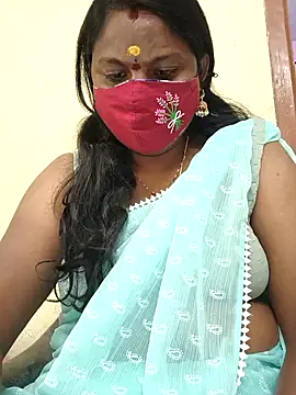 Snapshot of hyd_couple7878 chatting on November 28, 2025, 5:29 am hyd couple7878 online show from November 28, 2025, 5:29 am