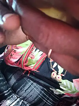 Snapshot of hyd_couple7878 chatting on November 15, 2025, 10:19 am hyd couple7878 online show from November 15, 2025, 10:19 am