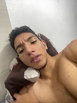 johnvixx online show from November 3, 2025, 7:28 pm