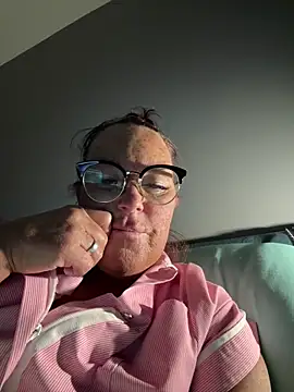 Angel-LinaX online show from February 2, 2026, 10:09 pm