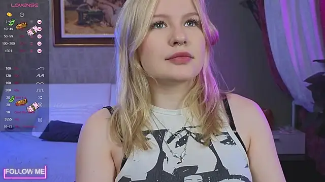 Mila wxw online show from November 21, 2025, 11:20 am