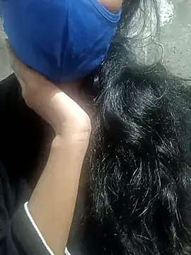 snowprincess143 online show from November 3, 2025, 1:26 pm