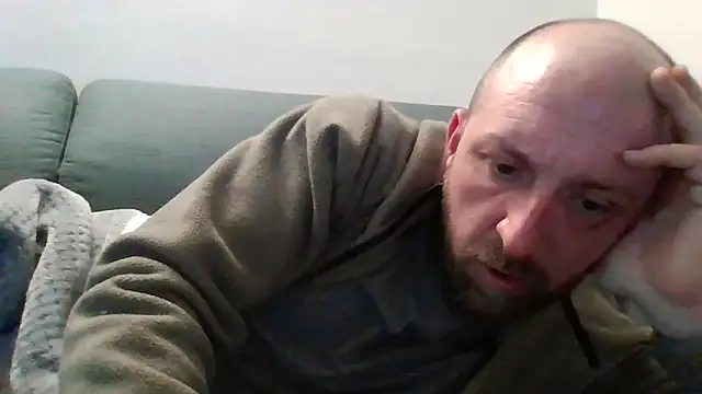 Snapshot of luca_beech88 chatting on April 5, 2026, 5:19 pm luca beech88 online show from April 5, 2026, 5:19 pm