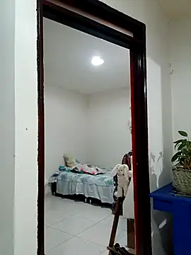 PaulinaLondra2 online show from November 19, 2025, 10:15 am