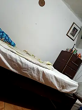 PaulinaLondra2 online show from November 24, 2025, 1:11 pm