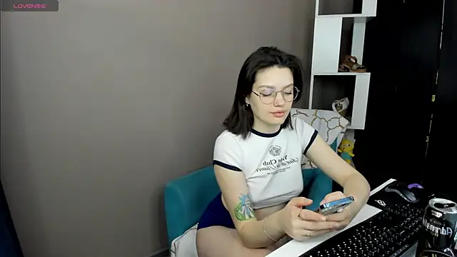 Karina Kellyy online show from November 22, 2025, 2:21 am