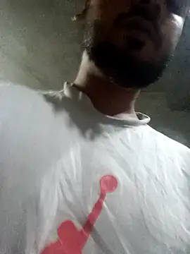 naughtyboyjii online show from November 7, 2025, 4:17 am