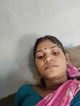 Snapshot of Jooli_cuty chatting on July 17, 2026, 3:37 am Jooli cuty online show from July 17, 2026, 3:37 am