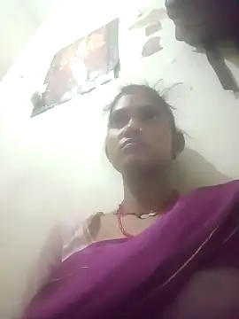 Snapshot of Jooli_cuty chatting on November 20, 2025, 5:24 pm Jooli cuty online show from November 20, 2025, 5:24 pm