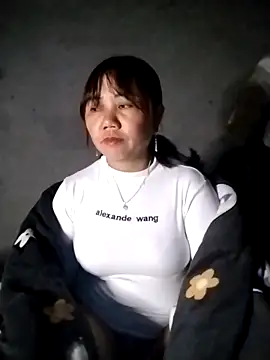 Snapshot of be-yeu chatting on November 22, 2025, 1:32 pm be-yeu online show from November 22, 2025, 1:32 pm