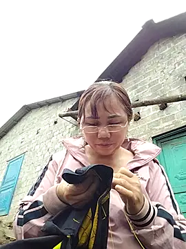 Snapshot of be-yeu chatting on November 10, 2025, 4:17 am be-yeu online show from November 10, 2025, 4:17 am