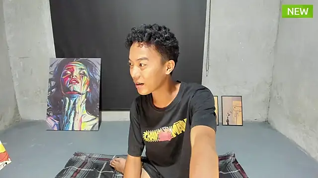 Snapshot of UrBigFatAsianCock chatting on November 3, 2025, 12:31 pm UrBigFatAsianCock online show from November 3, 2025, 12:31 pm