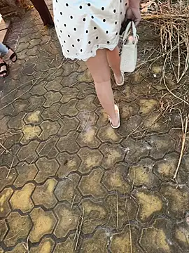 jingjing zhibo online show from November 9, 2025, 10:19 am