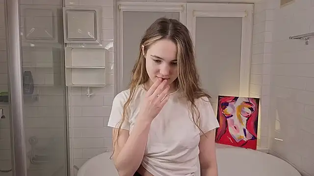 LeenaPuita online show from February 1, 2026, 5:22 pm