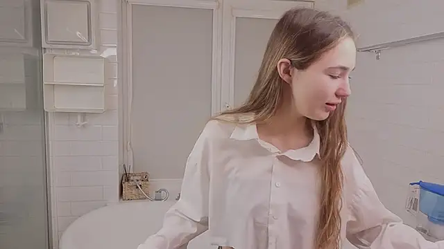 LeenaPuita online show from February 7, 2026, 5:21 pm