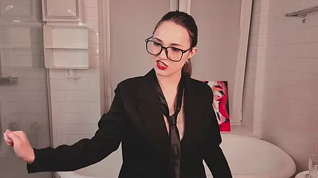 LeenaPuita online show from November 24, 2025, 6:52 pm