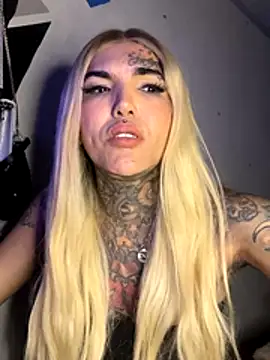 Snapshot of euscarlethotgirl chatting on November 14, 2025, 10:46 pm euscarlethotgirl online show from November 14, 2025, 10:46 pm