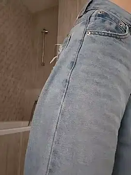 MelissaPinkiss online show from March 29, 2026, 1:35 pm